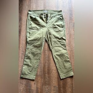 TORRID High Rise Cropped Pants Stretch in Olive Green sz14